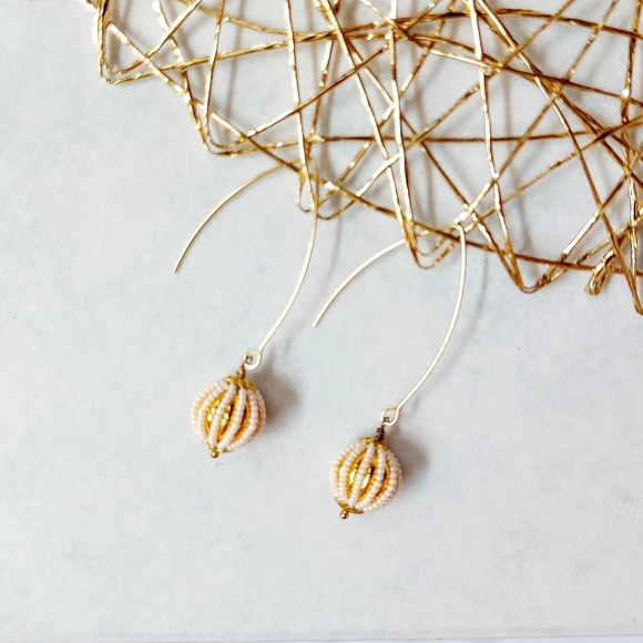 Minimalist seedbead earrings - Picture 2 of 2